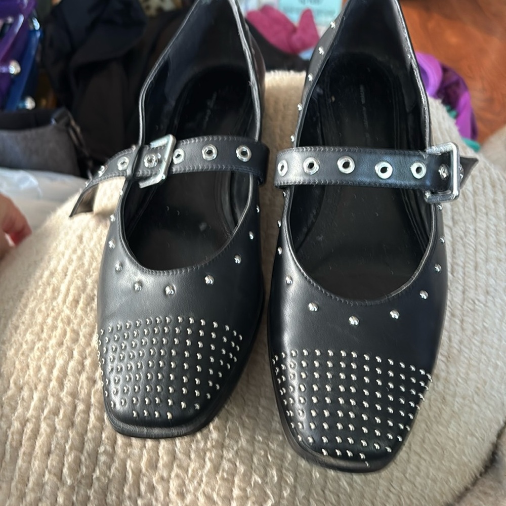 DESIGN CONCEPT STUDIO Blk Leather Studded Square Toe Mary Jane Style Sandals 10